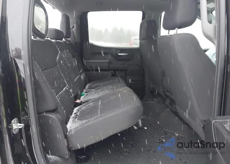 2021 Chevrolet Silverado 1500 4Wd Short Bed Custom z USA, uszkodzony, nr VIN 1GCPYBEK1MZ442512